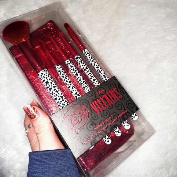 Disney Other - Cruella Deville Makeup Brish Set